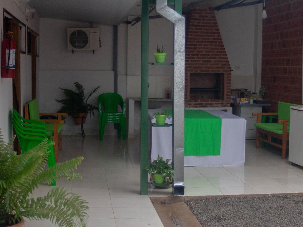 Helecho'S Hostal Hostel Encarnacion Bagian luar foto